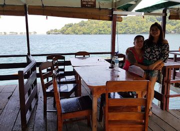 philippines/camiguin/restaurant/j-a-fishpen