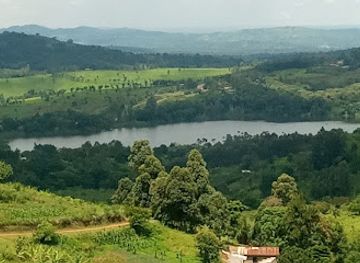 uganda/kibale-national-park/restaurant/top-of-the-world-lodges-fort-portal