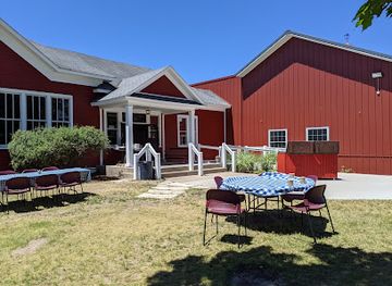 michigan/sleeping-bear-dunes-national-lakeshore/restaurant/broomstack-kitchen-and-taphouse