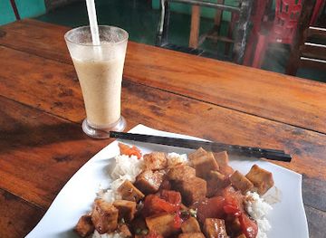 vietnam/north-central-coast/restaurant/laugh-cafe