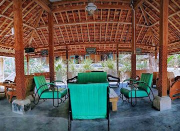 indonesia/borobudur/restaurant/tempat-parkir-luas-borobudur-the-joglo-panglipuran