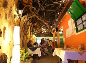 cabo-verde/praia-de-diante/restaurant/chez-pastis