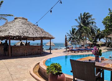 belize/glover-s-reef-atoll/restaurant/woven-palm-restaurant