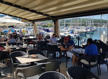 slovenia/izola/restaurant/slascicarna-jadran-pri-ekremu-saliji-tadedin-s-p