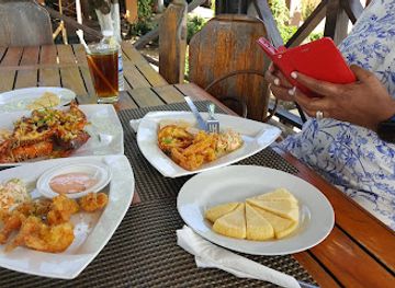 jamaica/black-river-great-morass/restaurant/las-vegas-cafe