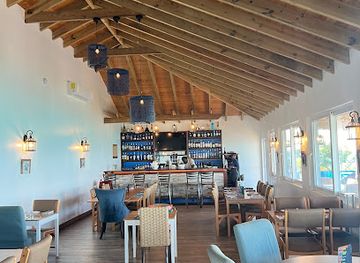 the-bahamas/exuma/restaurant/blu-on-the-water-restaurant-bar