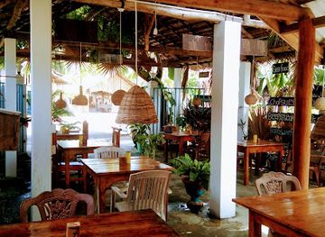sri-lanka/arugam-bay/restaurant/friends-food-cafe