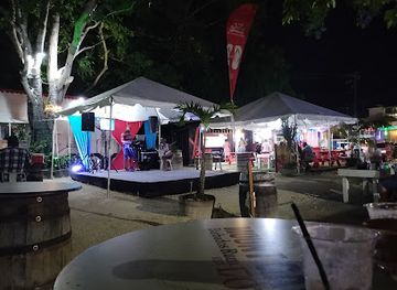 barbados/oistins/restaurant/the-worthing-square-food-court