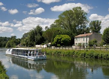 france/marais-poitevin/restaurant/bateau-le-collibert-2