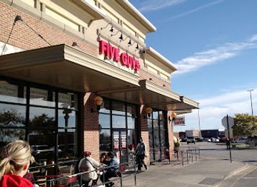 kansas/monument-rocks/restaurant/five-guys