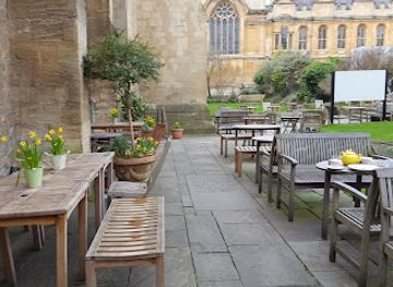 united-kingdom/oxford/restaurant/vaults-garden