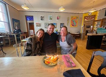 montana/gallatin-national-forest/restaurant/faye-s-cafe