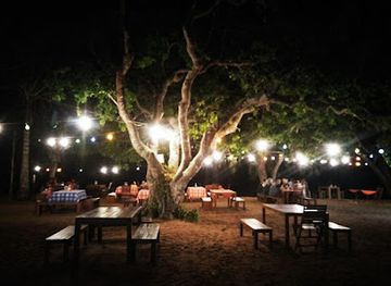 australia/cape-york-peninsula/restaurant/loyalty-beach-campground-fishing-lodge