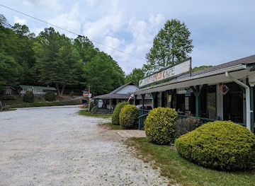 north-carolina/nantahala-national-forest/restaurant/bella-s-junction-cafe