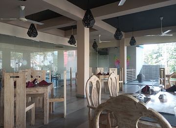 sri-lanka/sabaragamuwa-province/restaurant/corundum-family-restaurant