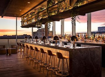 canada/okanagan/restaurant/harriet-s-rooftop