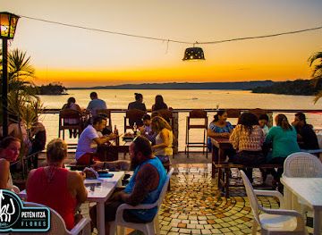 guatemala/flores/restaurant/sky-bar