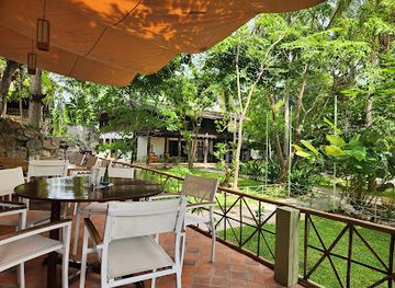 laos/xieng-khouang-plateau/restaurant/sacky-blue-lagoon-restaurant
