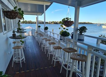 australia/mid-north-coast/restaurant/whalebone-wharf-seafood-restaurant