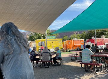 utah/moab/restaurant/moab-street-dogs