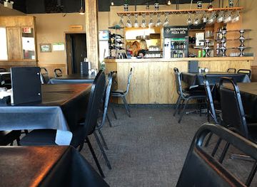 canada/interlake-region/restaurant/brennivins-pizza-hus