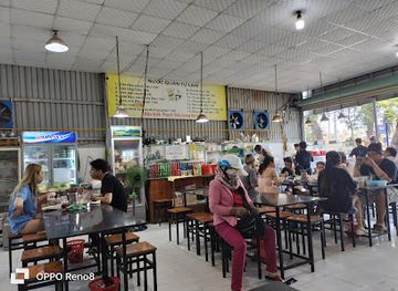 vietnam/vung-tau/christ-the-king-statue/restaurant/bun-rieu-tom-thuan-phuc