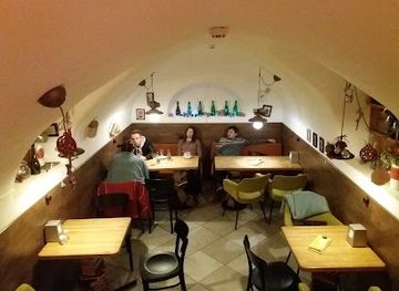 ukraine/uzhhorod/restaurant/eat-me-cafe