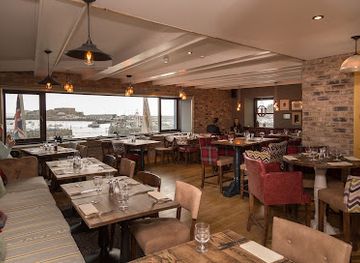 guernsey/rousse-tower/restaurant/ship-crown