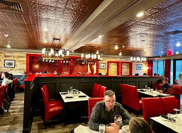 connecticut/greater-new-haven/restaurant/cast-iron-chef-chop-house-oyster-bar