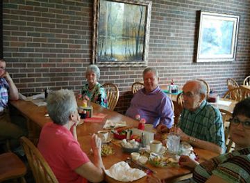 west-virginia/hatfield-mccoy-mountains/restaurant/twin-falls-restaurant