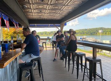 indiana/patoka-lake/restaurant/hoosier-hills-marina