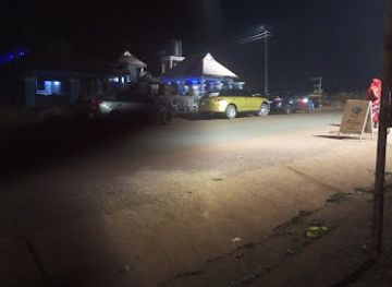 ghana/busua/restaurant/queen-bm