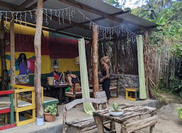 saint-vincent-and-the-grenadines/saint-david/restaurant/bush-bar
