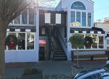 delaware/cape-henlopen-state-park/restaurant/la-fable
