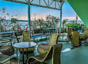 Smith Marine Floating Restaurant
