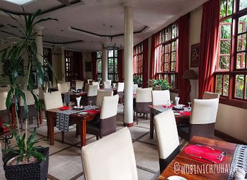 tanzania/arusha/restaurant/the-baobab-restaurant-at-african-tulip