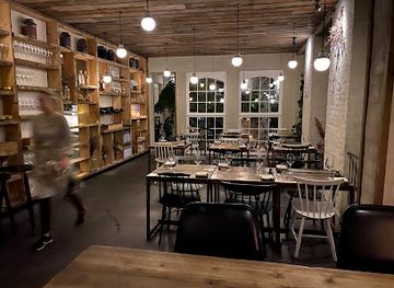 denmark/zealand/restaurant/host
