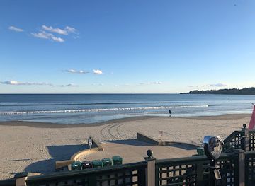rhode-island/newport-cliff-walk/restaurant/easton-s-beach-snack-bar