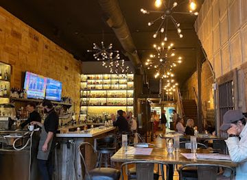 michigan/petoskey/restaurant/pour-kitchen-bar