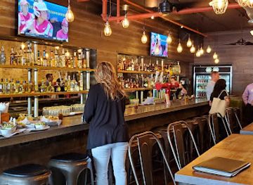 ohio/cincinnati/over-the-rhine/restaurant/bakersfield-otr