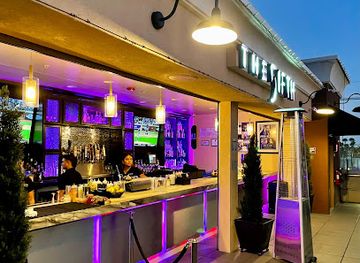 california/anaheim/restaurant/the-fifth-rooftop-restaurant-bar