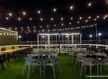 bangladesh/brahmaputra-jamuna-floodplain/restaurant/pitza-rooftop-pizza-restaurant