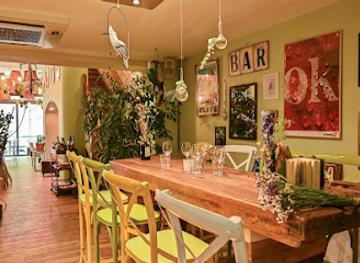 switzerland/lausanne/old-town/restaurant/l-arrosoir