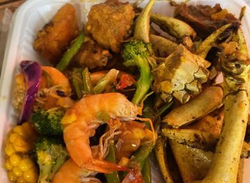 jamaica/dry-harbour-mountains/restaurant/sushane-s-seafood-and-grill