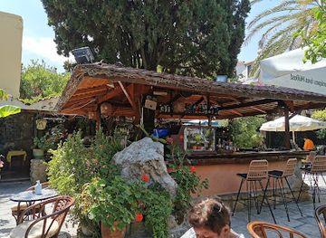 greece/rhodes/restaurant/socratous-garden