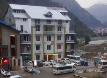 pakistan/naran/restaurant/iconic-hotel-restaurant-naran