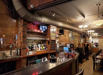 canada/toronto/entertainment-district/restaurant/hey-lucy