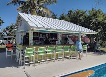 the-bahamas/rum-cay/restaurant/pineapple-bar-and-grill