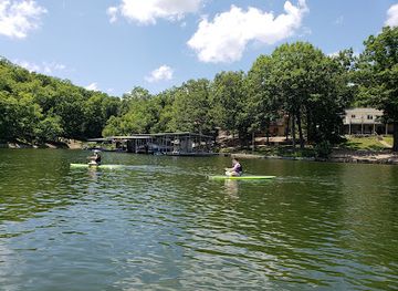 missouri/current-river/restaurant/franky-louie-s-beachfront-bar-grill