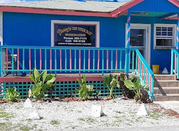 the-bahamas/freeport/restaurant/lizzy-s-on-the-bay